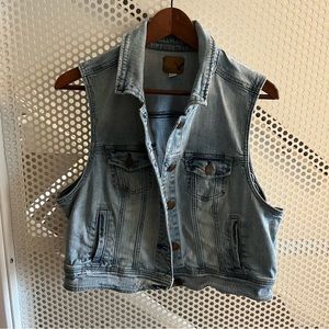 American Eagle Outfitters Denim Vest Size Medium GUC
